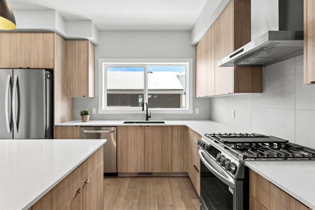 Fifth View of 70 Versant View SW, Alpine Park, Calgary, Alberta, T2Y 0X3