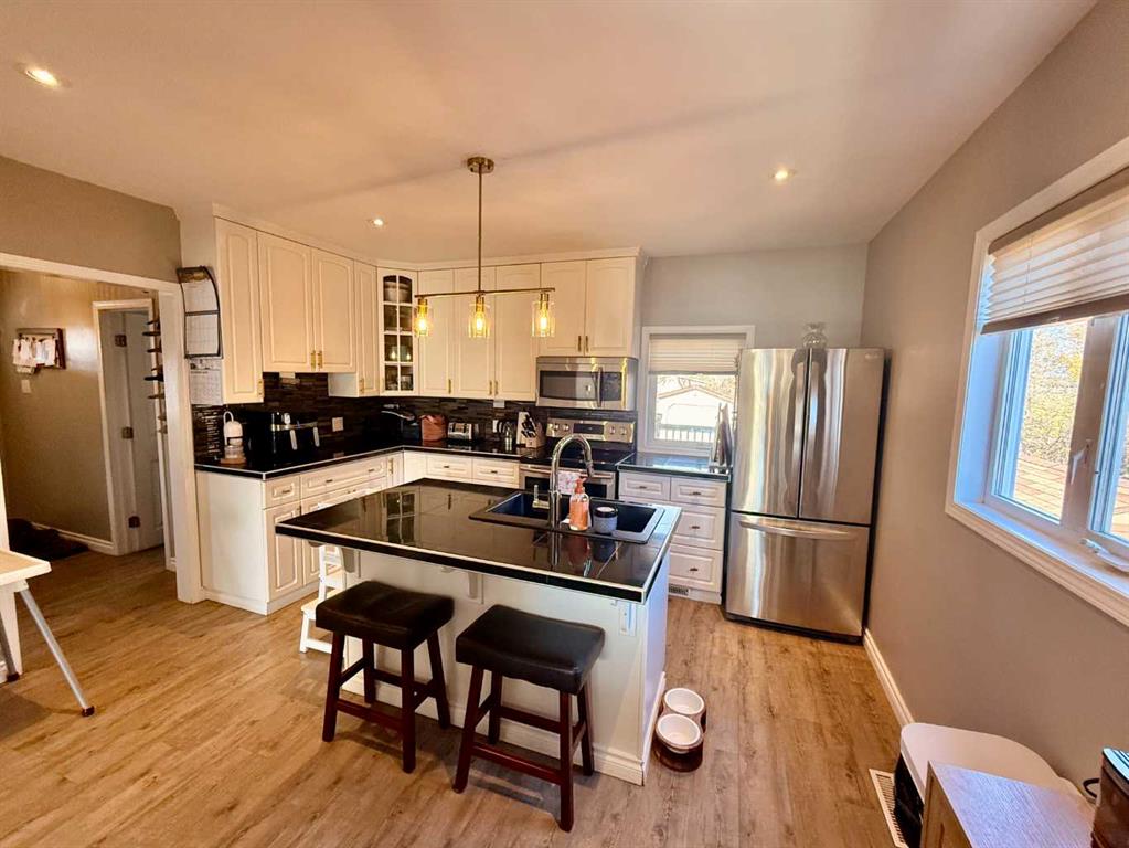 Fifth View of 4832 51 Avenue , NONE, Irma, Alberta, T0B 2H0