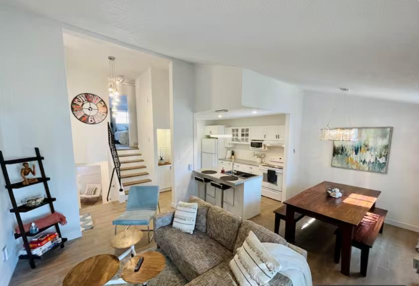 Fifth View of 830 Columbia Boulevard W, Varsity Village, Lethbridge, Alberta, T1K 5A5