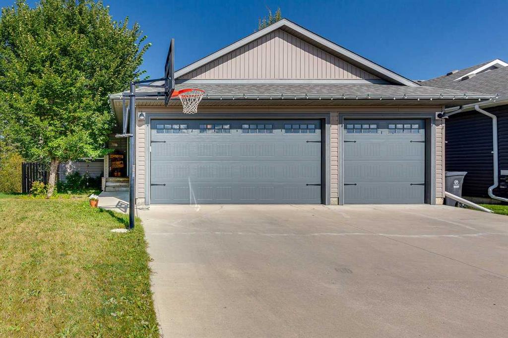 5806 45 Avenue Close , A2353062, Alberta,