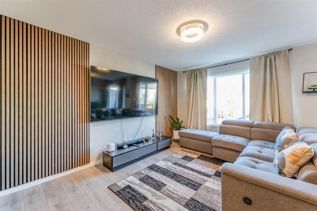 Third View of 230 Hillcrest Square SW, Hillcrest, Airdrie, Alberta, T4B 4J2