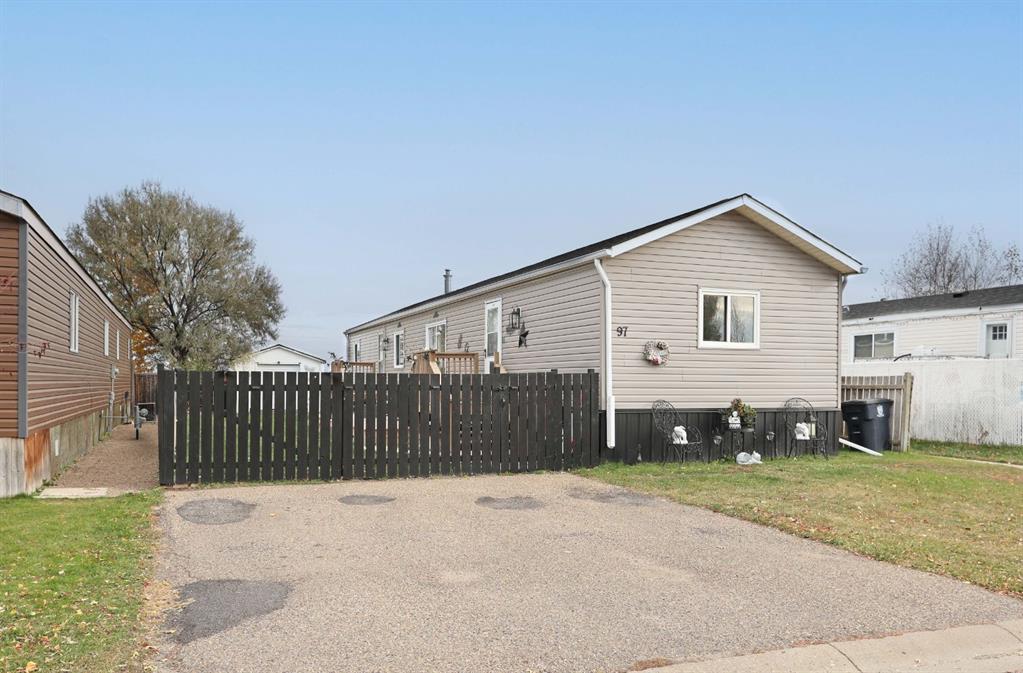 97 Meadow Lake Close E, A2353138, Alberta,