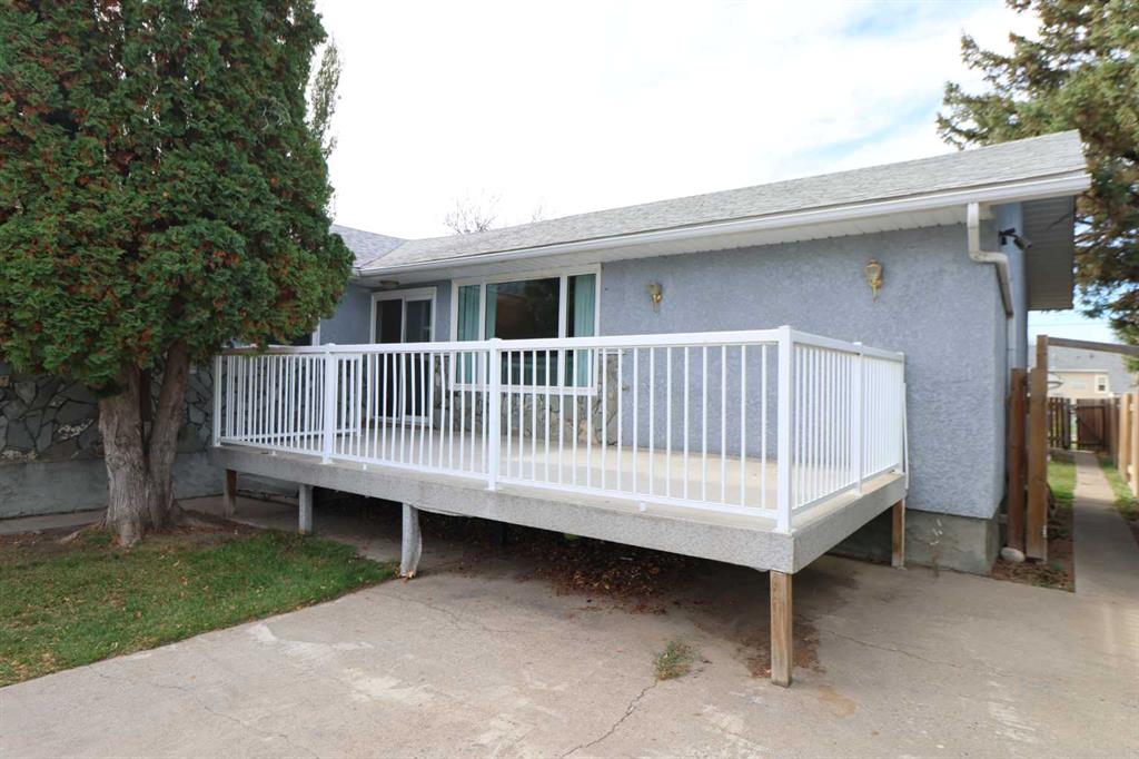 Third View of 5612 57 Street , NONE, Taber, Alberta, T1G 1L3