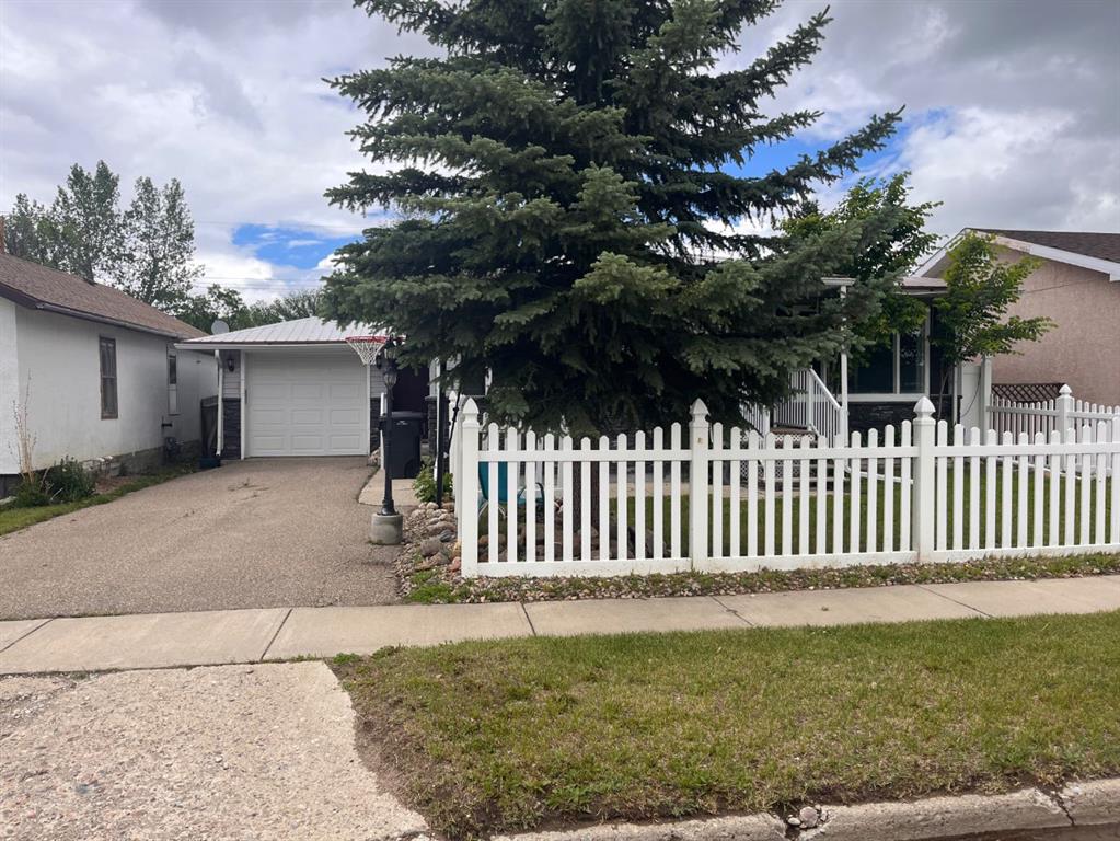213 2nd Avenue , A2353189, Alberta,