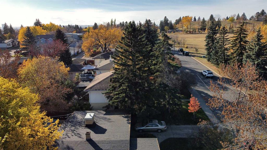 Fifth View of 933 32 Avenue NW, Cambrian Heights, Calgary, Alberta, T2K 0B1