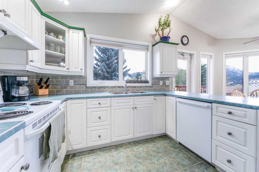 Fifth View of 3013 214 Street  , NONE, Bellevue, Alberta, T0K0C0
