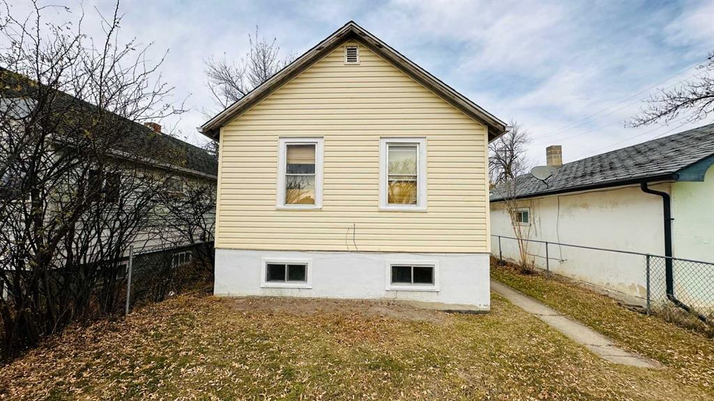 Third View of 620 3 Avenue W, Downtown Drumheller, Drumheller, Alberta, T0J 0Y3