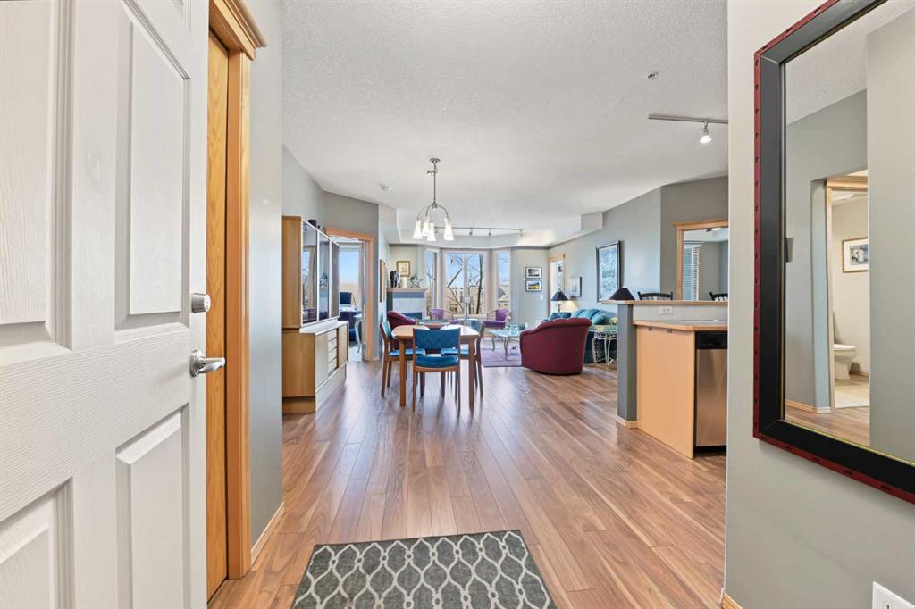 Third View of 330, 15 Everstone Drive SW, Evergreen, Calgary, Alberta, T2Y 5B5