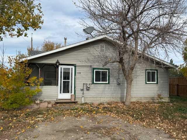 105 Farrar  , A2353302, Alberta,