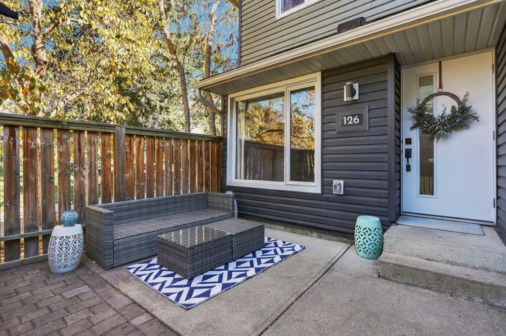 Fourth View of 126, 33 Glamis Green SW, Glamorgan, Calgary, Alberta, T3E 6T9