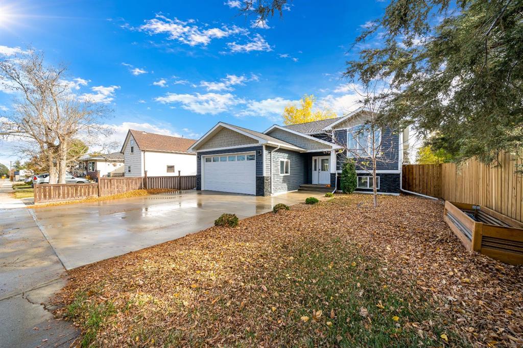 316 3 Street W, A2353404, Alberta,