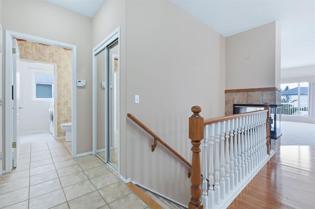 Fifth View of 112 Shannon Road SW, Shawnessy, Calgary, Alberta, T2Y 3W7