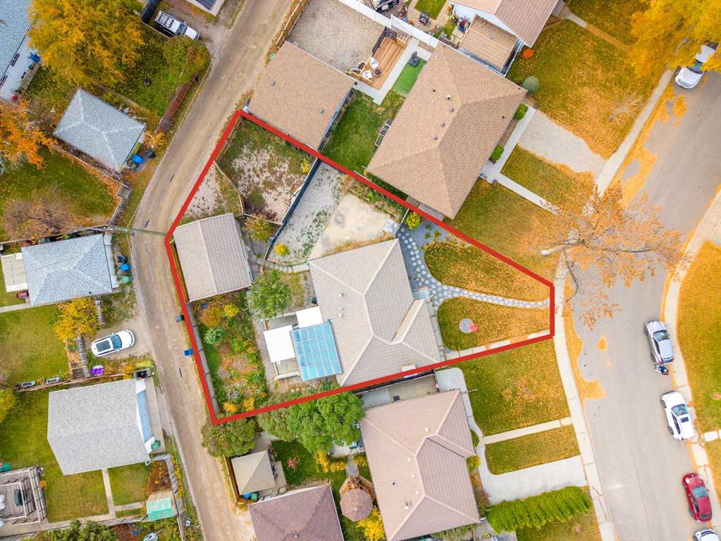 Third View of 2018 Cottonwood Crescent SE, Southview, Calgary, Alberta, T2B 1T1