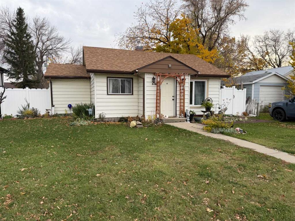 5218 42 Avenue S, A2353553, Alberta,