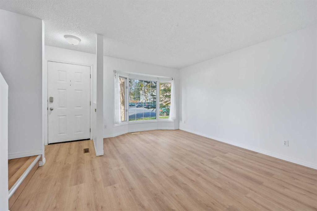 Fifth View of 70 Edgeburn Crescent NW, Edgemont, Calgary, Alberta, T3A 4J3