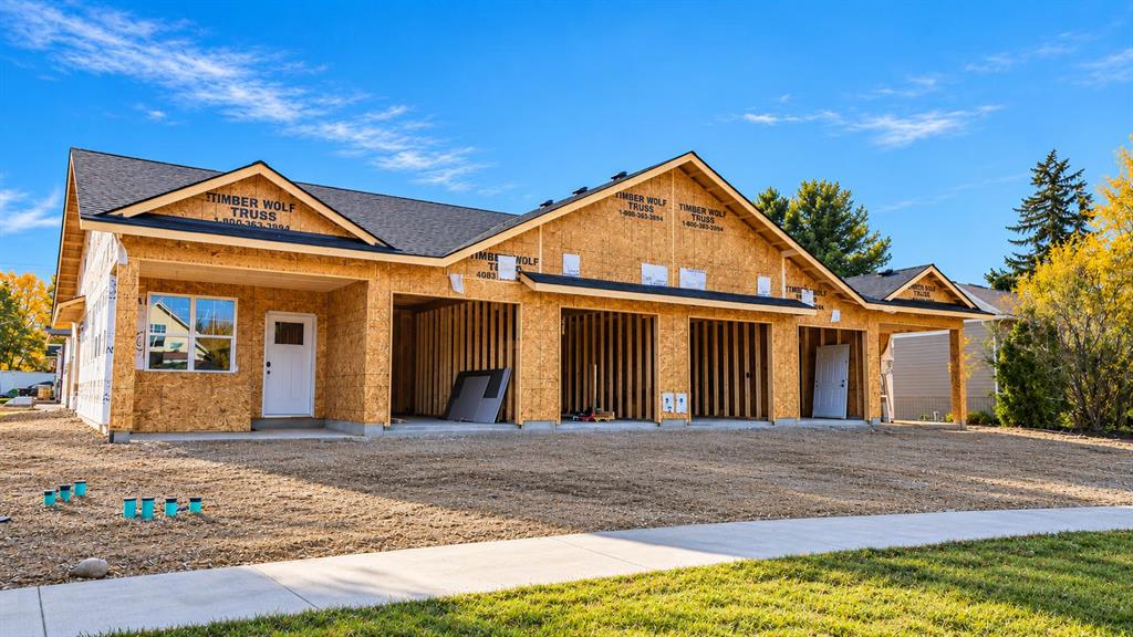 MLS® listing #116607420 for sale located at 3, 5463 55 Avenue 