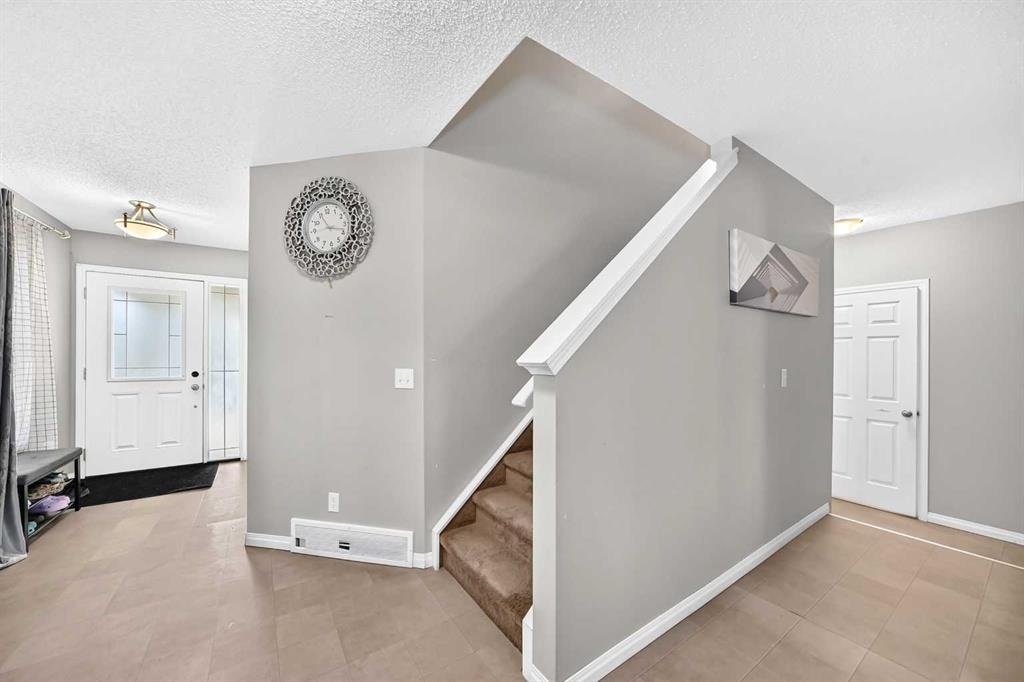 Fifth View of 151 Windwood Grove SW, Windsong, Airdrie, Alberta, T4B3S8