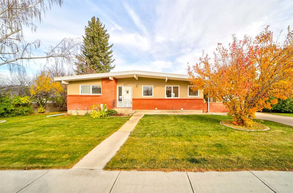455 28th Street , A2353616, Alberta,