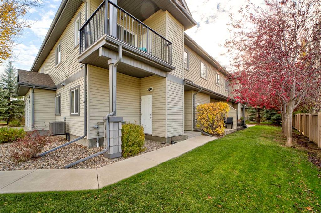 Second View of 4, 125 Silkstone Road W, Copperwood, Lethbridge, Alberta, T1J3A8