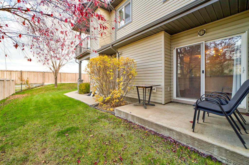 Fifth View of 4, 125 Silkstone Road W, Copperwood, Lethbridge, Alberta, T1J3A8