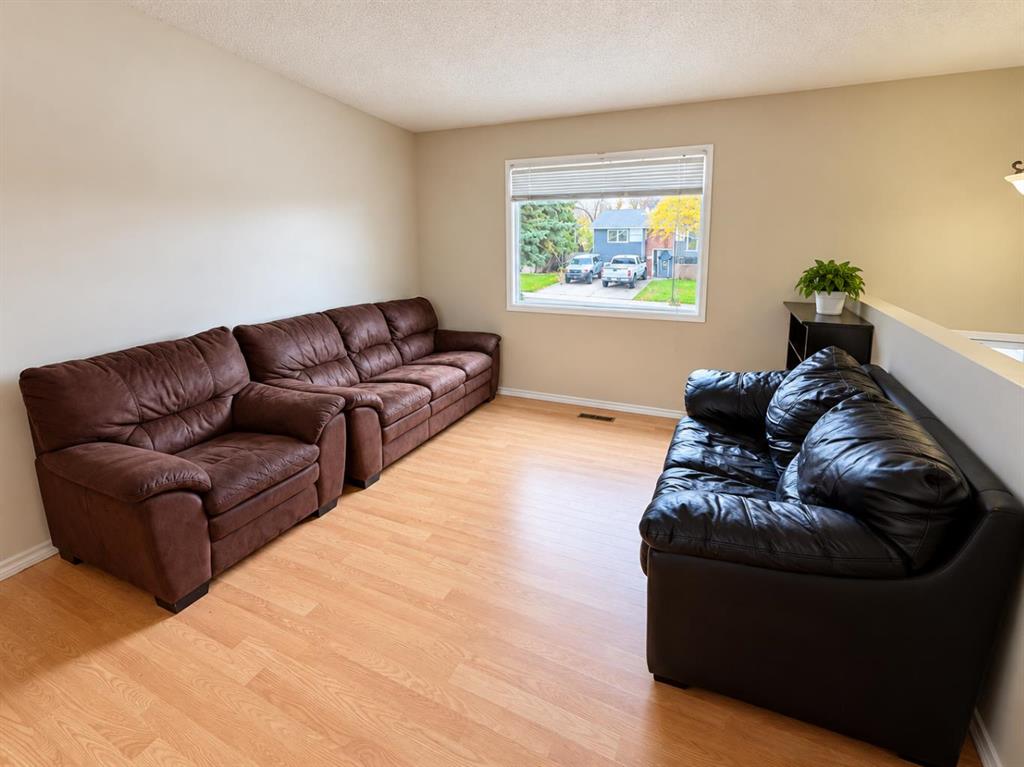 Third View of 1521 19 Avenue N, Winston Churchill, Lethbridge, Alberta, T1H4W2