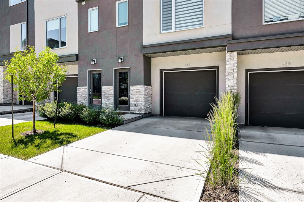 Third View of 426 Shawnee Square SW, Shawnee Slopes, Calgary, Alberta, T2Y 0W4