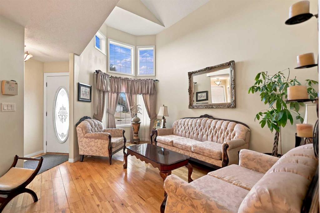 Fifth View of 72 Oak Drive , Oriole Park West, Red Deer, Alberta, T4P0B8
