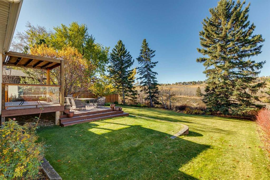 Fifth View of 339 Wildwood Drive SW, Wildwood, Calgary, Alberta, T3C 3E4