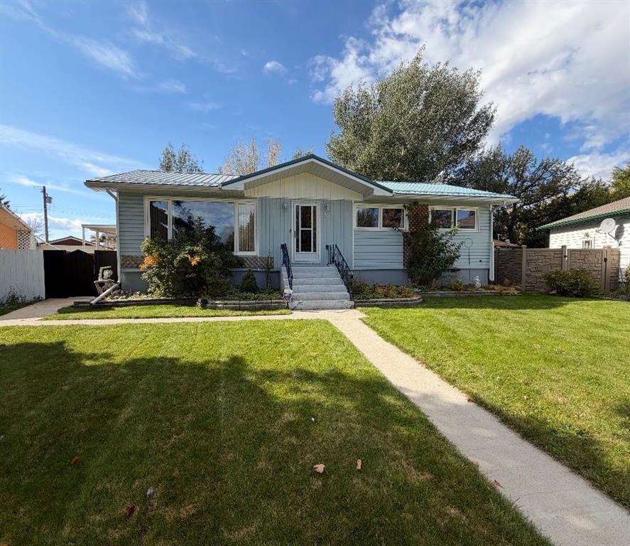Second View of 31 9 Street W, West End, Brooks, Alberta, T1R 0B7