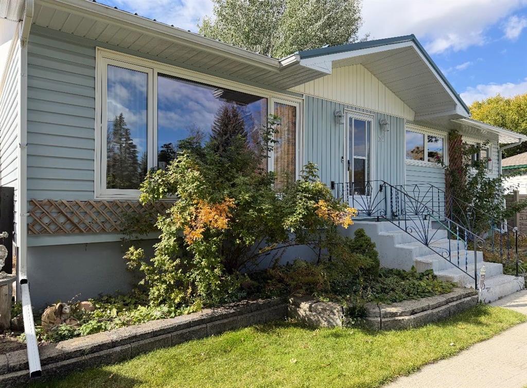 Third View of 31 9 Street W, West End, Brooks, Alberta, T1R 0B7