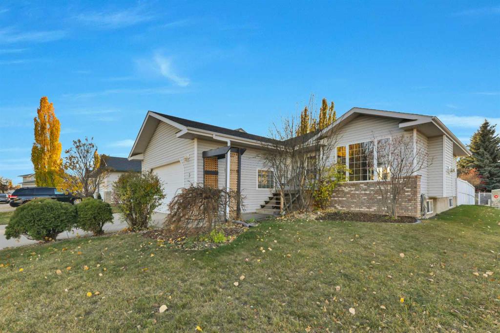 Third View of 3 Dietz Close , Deer Park Village, Red Deer, Alberta, T4R 2S7