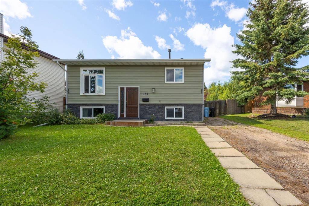 Third View of 134 Farrell Bay , Dickinsfield, Fort McMurray, Alberta, T9K 1N8
