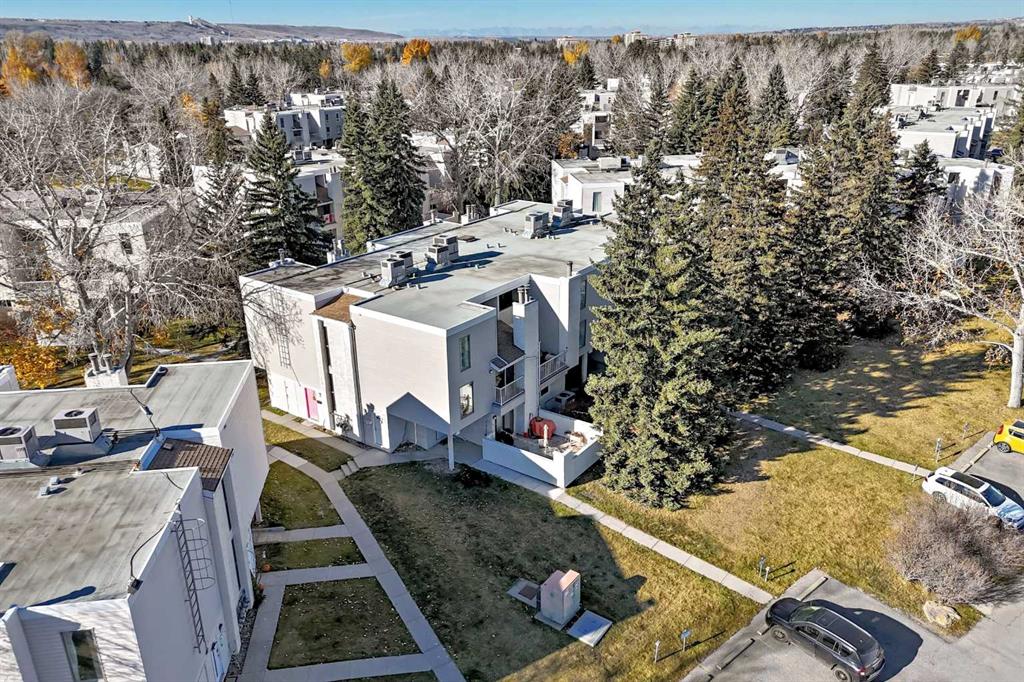 Third View of 201, 3500 Varsity Drive NW, Varsity, Calgary, Alberta, T2L 1Y3