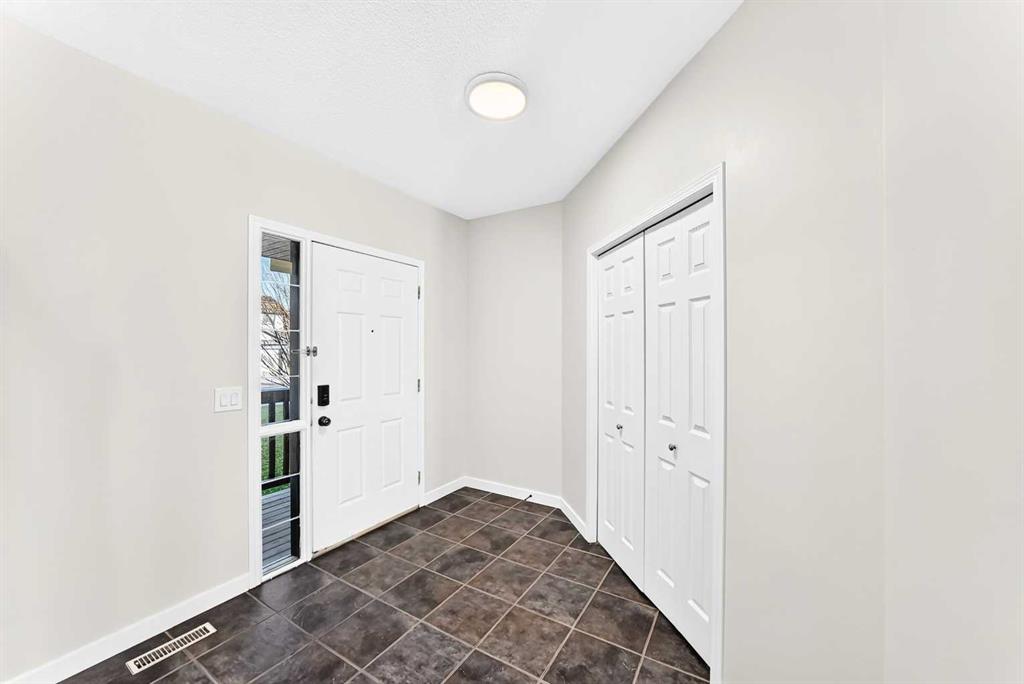 Fifth View of 531 Stonegate Road NW, Stonegate, Airdrie, Alberta, T4B2Z9