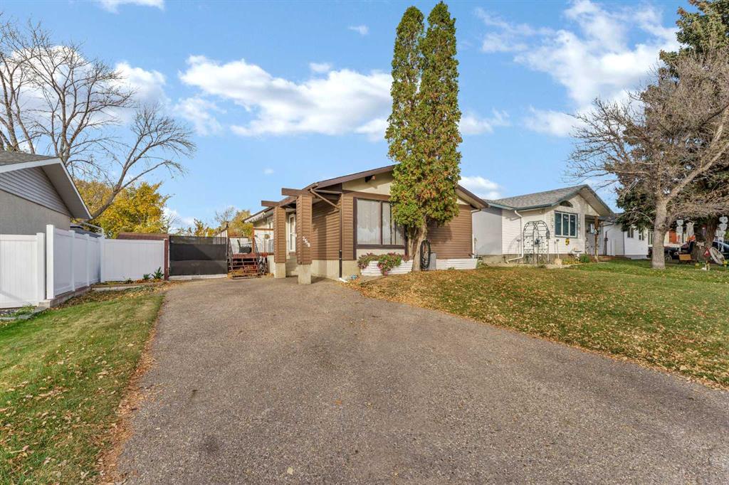 Third View of 2158 7 Avenue NE, Northeast Crescent Heights, Medicine Hat, Alberta, T1C 1K5