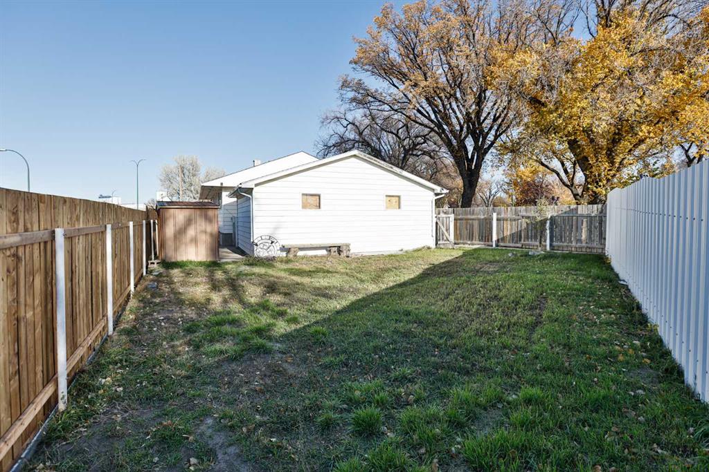 Fifth View of 220 23 Street S, Glendale, Lethbridge, Alberta, T1J 3M6