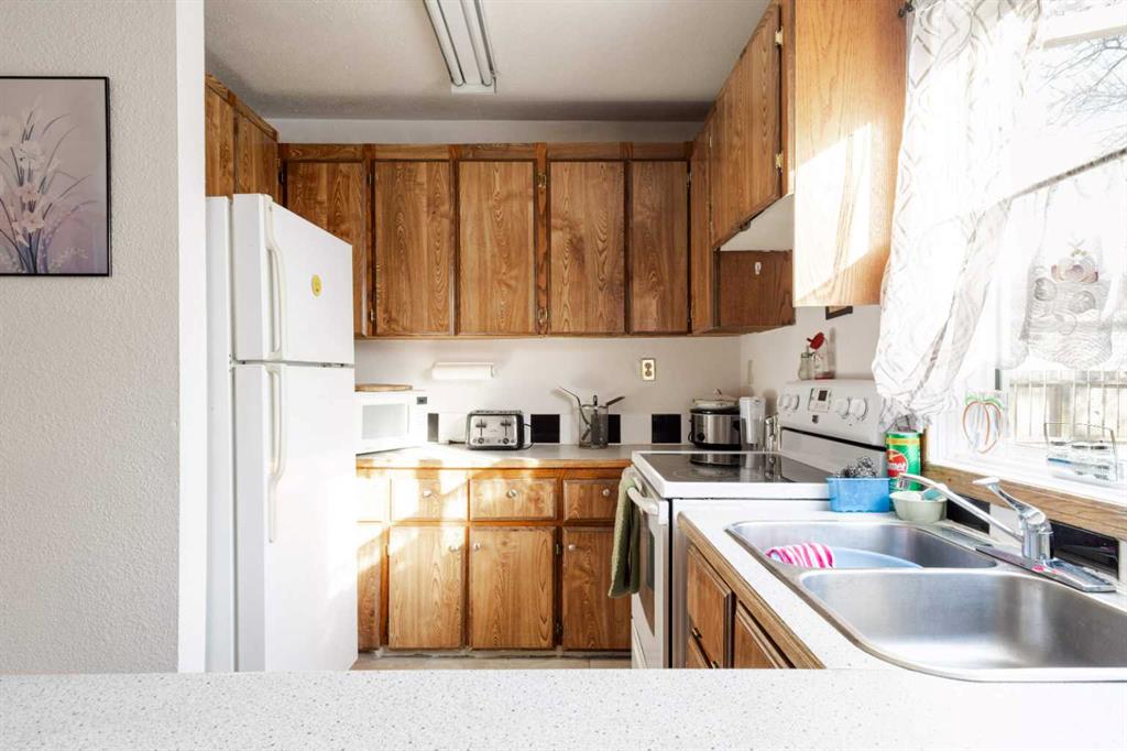 Third View of 5203 56 Avenue , NONE, Taber, Alberta, T1G 1L6