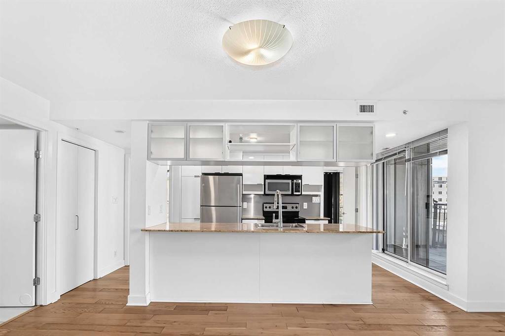 Fifth View of 304, 1110 11 Street SW, Beltline, Calgary, Alberta, T2R1S5