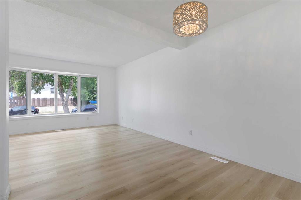 Fourth View of 264 Templeview Way NE, Temple, Calgary, Alberta, T1Y 3Y9