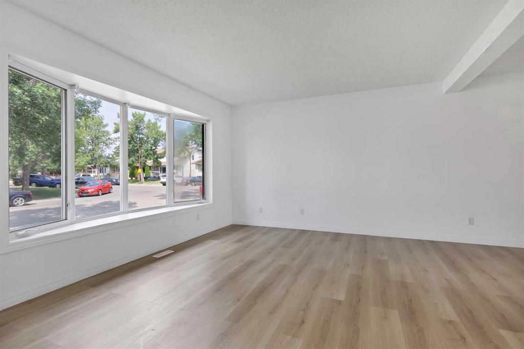 Fifth View of 264 Templeview Way NE, Temple, Calgary, Alberta, T1Y 3Y9
