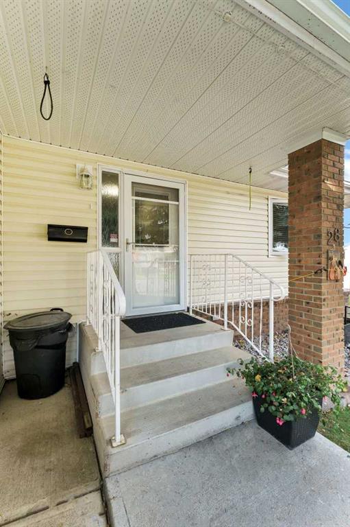 Fifth View of 28, 459 Carry Drive SE, Ross Glen, Medicine Hat, Alberta, T1B3W1