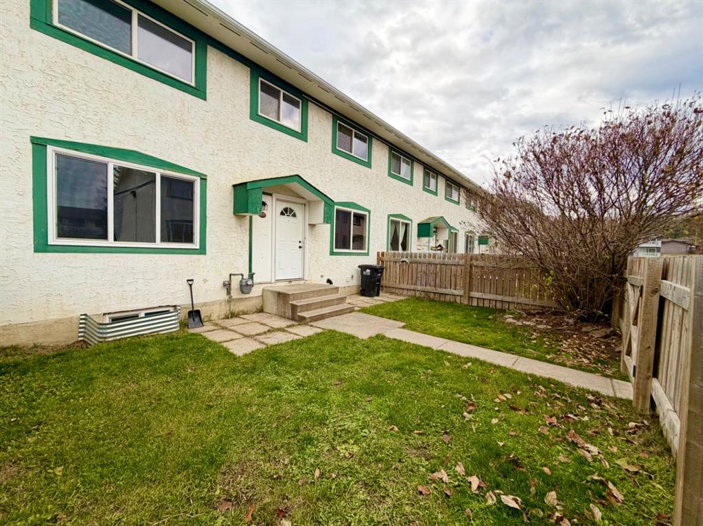 Third View of 29, 110 Tamarack Avenue , Hardisty, Hinton, Alberta, T7V 1C5