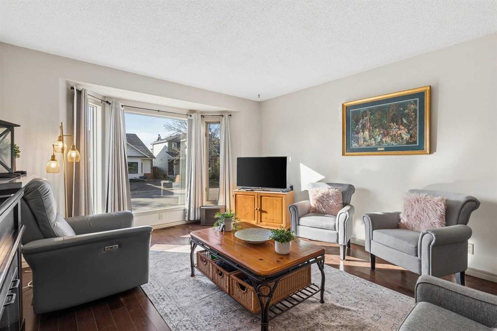 Fifth View of 17 Shawglen Court SW, Shawnessy, Calgary, Alberta, T2Y 2R1