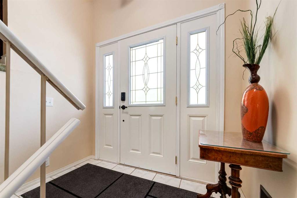 Fourth View of 216 Cannington Place SW, Canyon Meadows, Calgary, Alberta, T2W 1Z8
