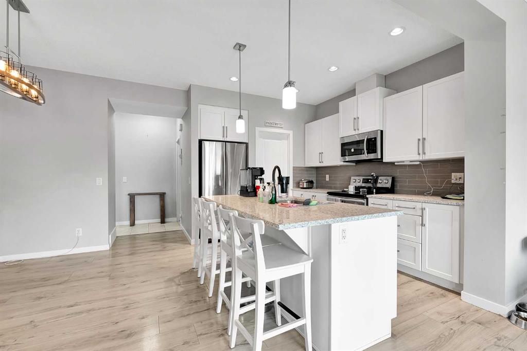 MLS® listing #116690441 for sale located at 75 Evanscrest Way NW