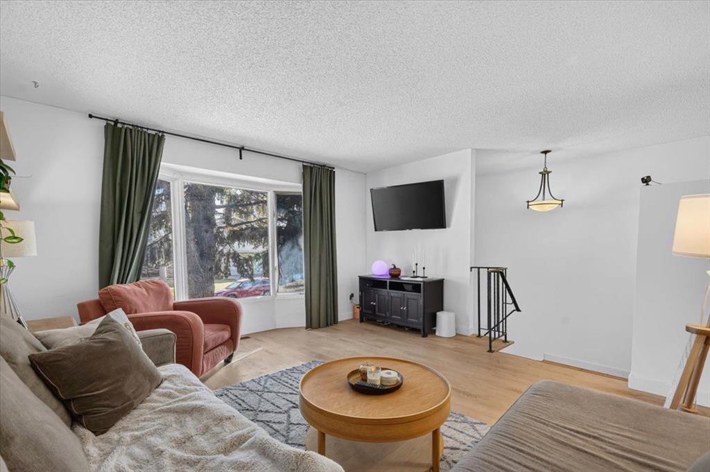 Third View of 219 Sunvale Crescent SE, Sundance, Calgary, Alberta, T2x2P8