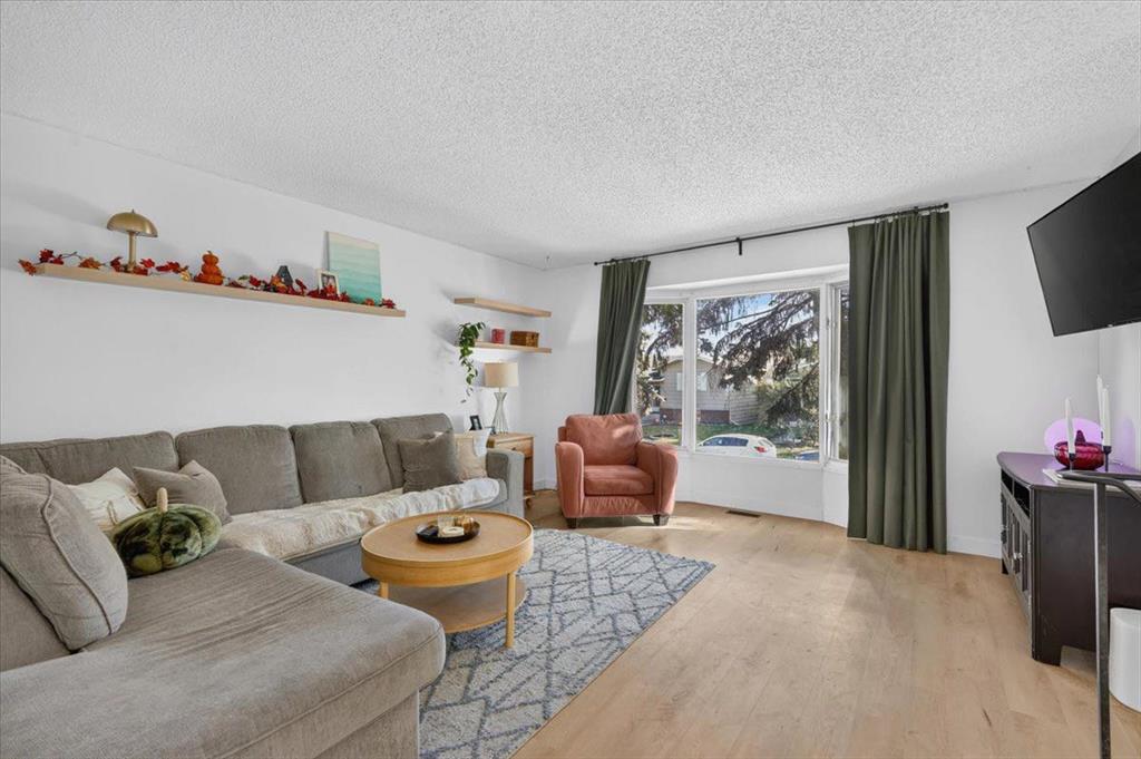 Fourth View of 219 Sunvale Crescent SE, Sundance, Calgary, Alberta, T2x2P8