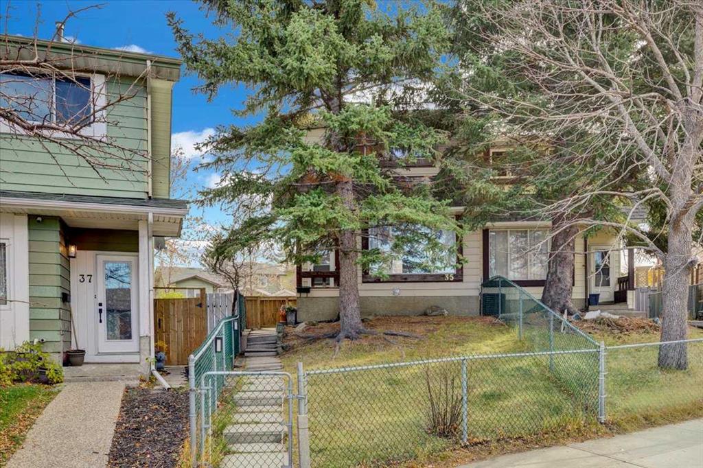 35 Berkley Court NW, A2354357, Alberta,
