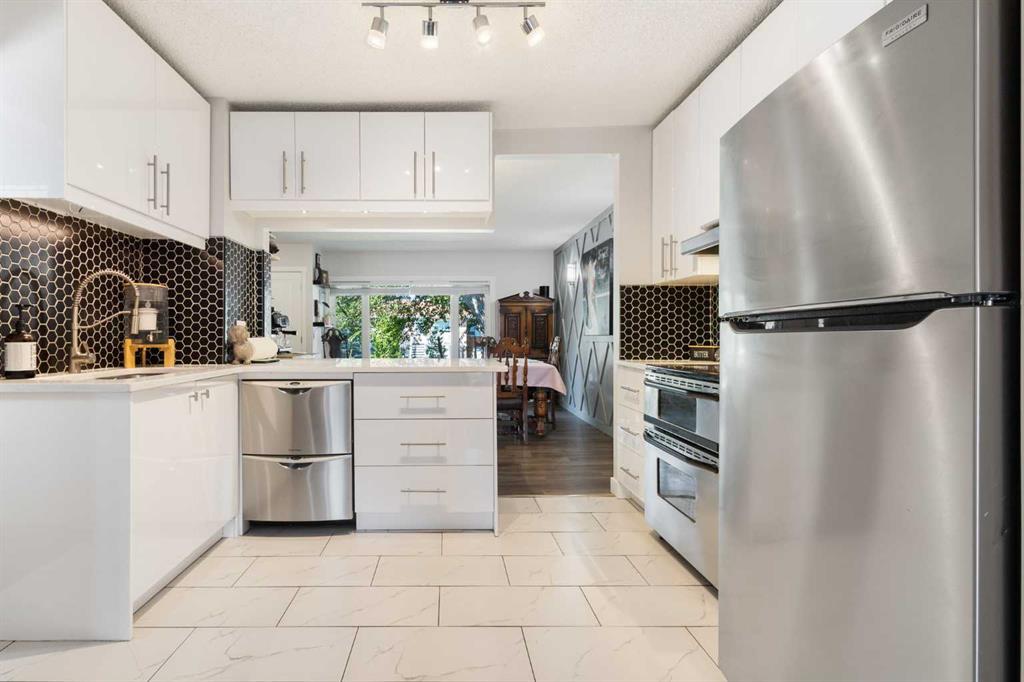 Fourth View of 809 68 Avenue SW, Kingsland, Calgary, Alberta, T2V 0N5