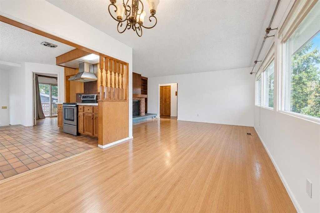 Fifth View of 3912 Vancouver Crescent NW, Varsity, Calgary, Alberta, T3A 0M1